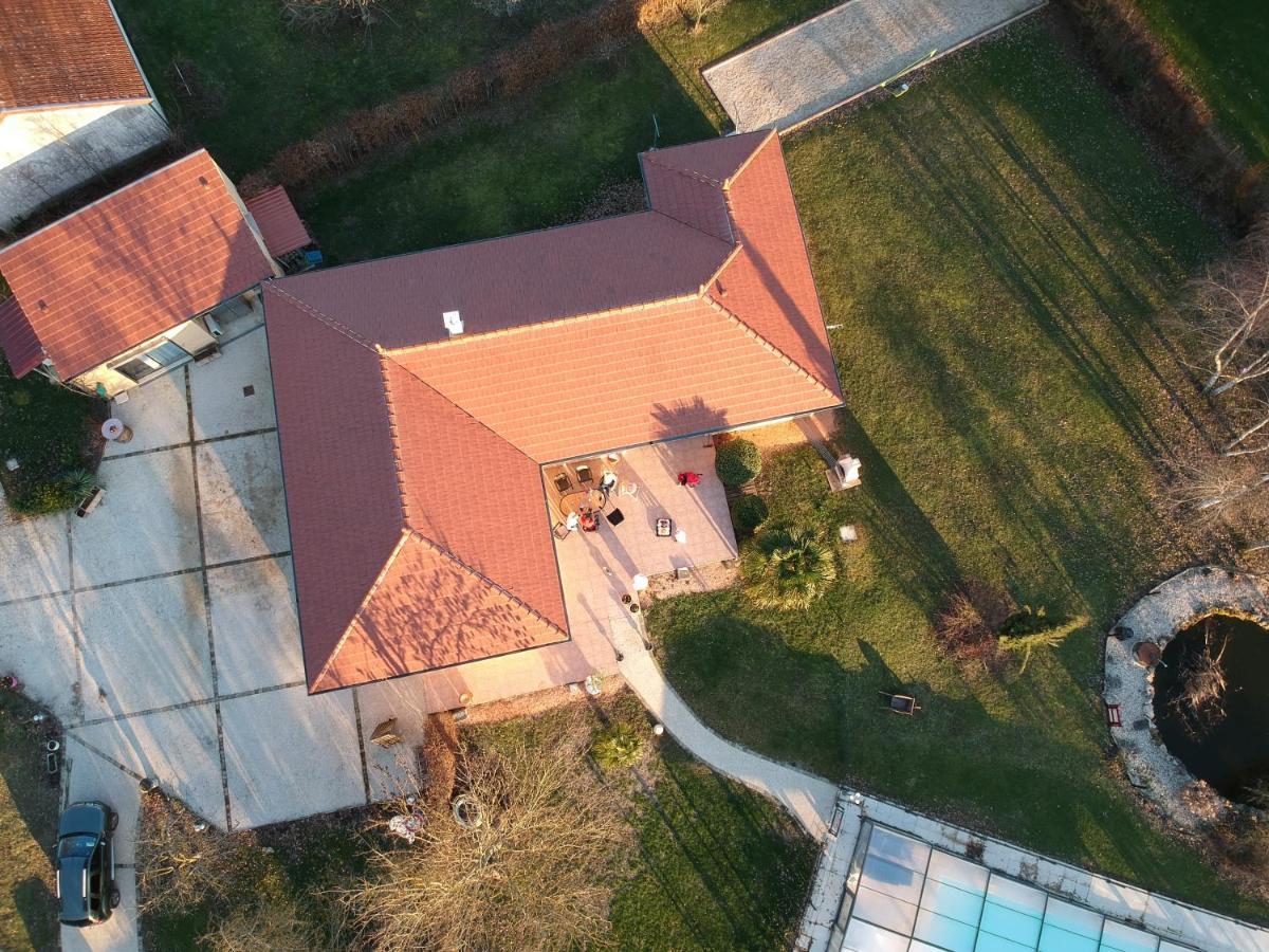 Alaguyauder Le Studio Chatillon-sur-Broue Exterior photo